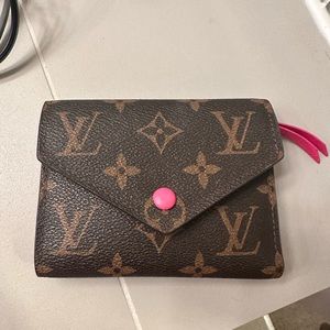 Designer inspired Victorine wallet
